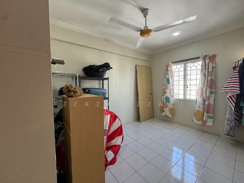 Apartment for Sale at Pangsapuri Mawar Sari - Izzaza Izzati - Bedroom - PropertyGuru.com.my