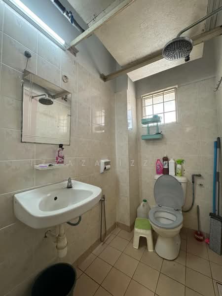 Apartment for Sale at Pangsapuri Mawar Sari - Izzaza Izzati - Bathroom - PropertyGuru.com.my