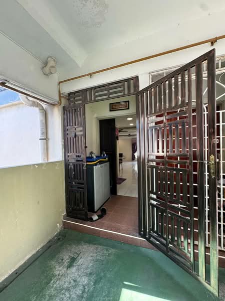 Apartment for Sale at Pangsapuri Mawar Sari - Izzaza Izzati - Entrance - PropertyGuru.com.my