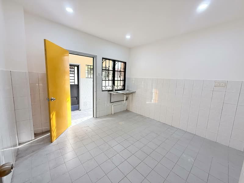 2-storey Terraced House for Sale in Taman Desa Tebrau (Tebrau) - Ben Foo - Kitchen - PropertyGuru.com.my