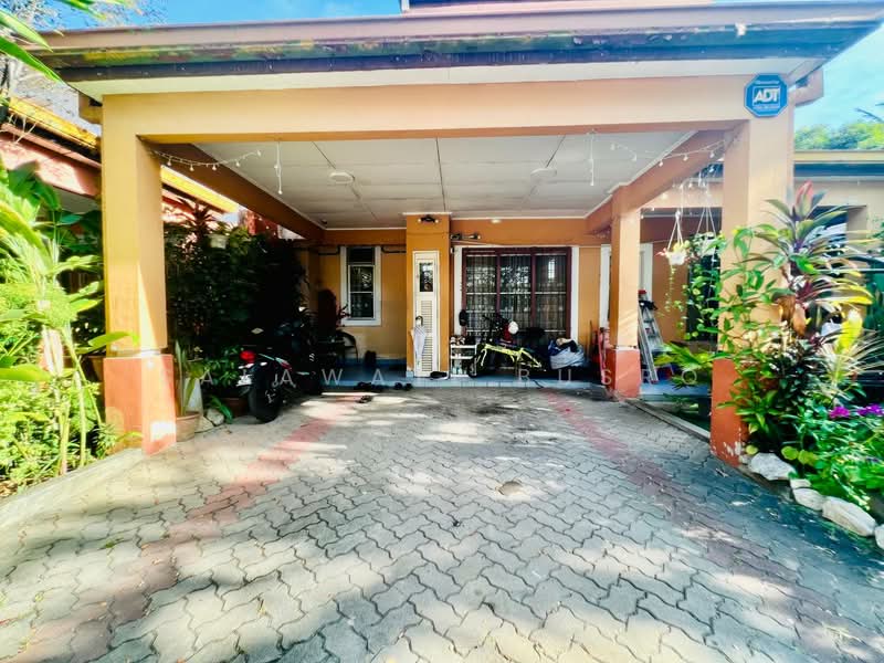 Rumah Teres 2-Tingkat untuk Dijual di Subang Jaya (Selangor) - Salawati Busro - Exterior - PropertyGuru.com.my