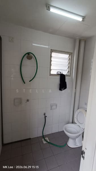 Pangsapuri untuk Disewa di Pangsapuri Akasia (Bandar Botanic) - Stella Sit - Bathroom - PropertyGuru.com.my