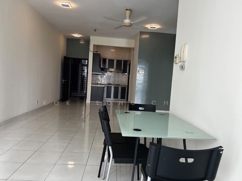Kediaman Servis untuk Dijual di Serviced Residence @ Casa Tiara - Kok Leong Chan - Living Room - PropertyGuru.com.my