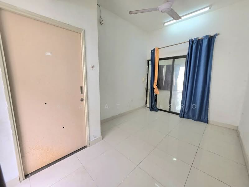 Terraced House for Sale in Elmina (Shah Alam) - Salawati Busro - Entrance - PropertyGuru.com.my