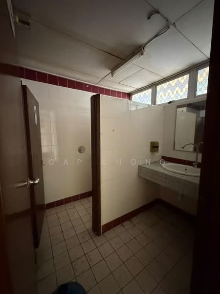 Retail Office for Sale in Kelana Jaya (Petaling Jaya) - Gap Chong - Bathroom - PropertyGuru.com.my