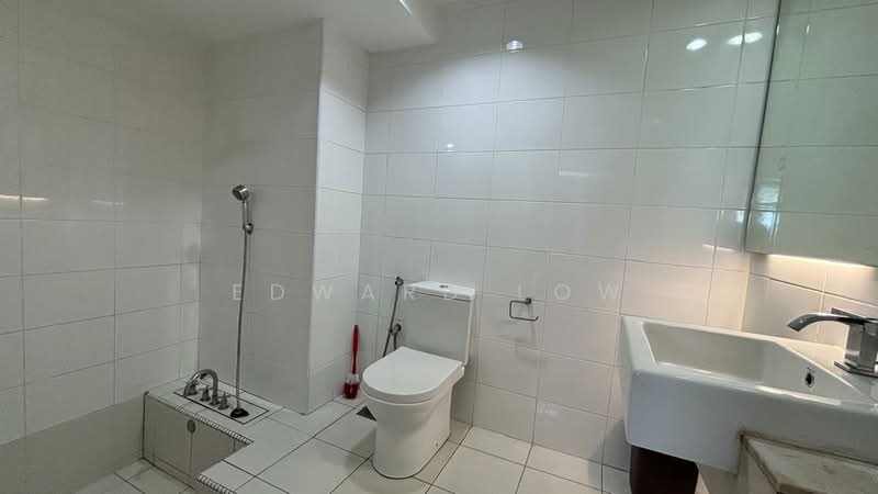 Kediaman Servis untuk Dijual di Solaris Dutamas - Edward Low - Bathroom - PropertyGuru.com.my