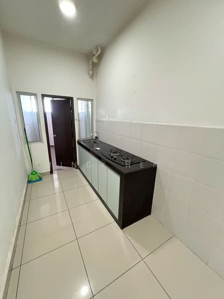 Kediaman Servis untuk Dijual di SuriaMas Suites - Mindy Heng - PropertyGuru.com.my