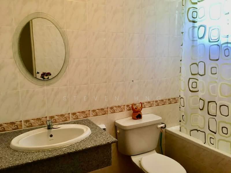 Pangsapuri untuk Dijual di Parkview Towers - Steven Hng - Bathroom - PropertyGuru.com.my