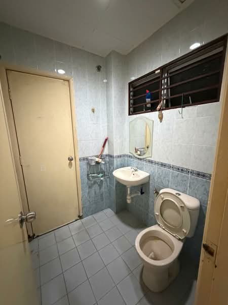 2-storey Terraced House for Rent in Seksyen 7 (Shah Alam) - Dennix Chin - Bathroom - PropertyGuru.com.my
