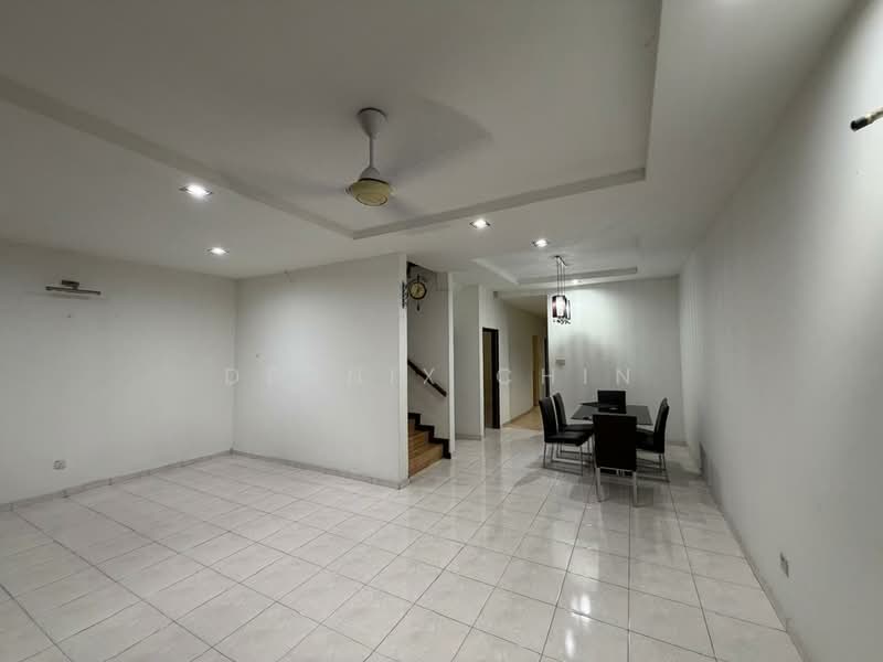 2-storey Terraced House for Rent in Seksyen 7 (Shah Alam) - Dennix Chin - Living Room - PropertyGuru.com.my