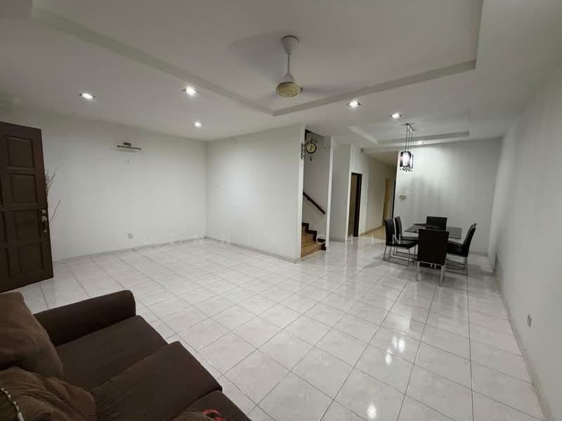 2-storey Terraced House for Rent in Seksyen 7 (Shah Alam) - Dennix Chin - Living Room - PropertyGuru.com.my