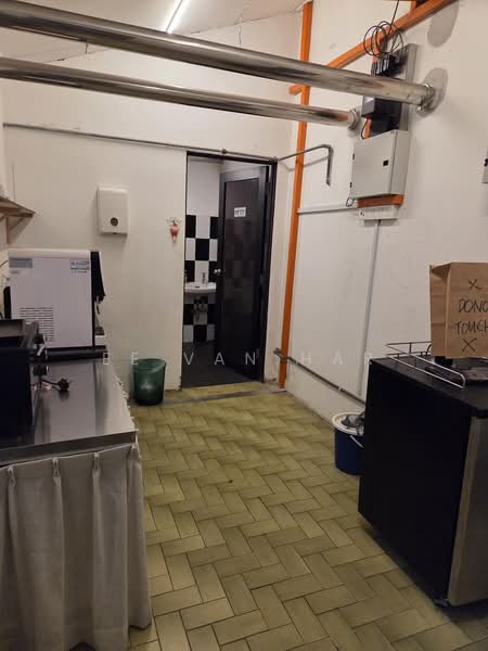 Shop for Rent in Johor Bahru (Johor) - Ee Van Har - Bathroom - PropertyGuru.com.my