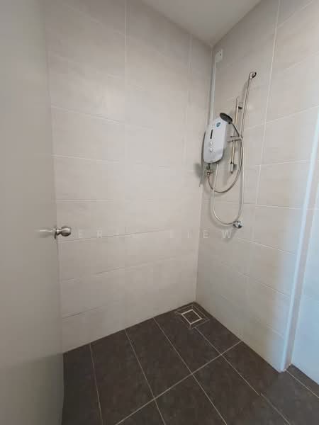 Service Residence for Sale at B11 Parkland Residence - Eric Liew - Bathroom - PropertyGuru.com.my