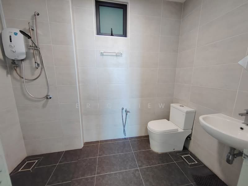 Service Residence for Sale at B11 Parkland Residence - Eric Liew - Bathroom - PropertyGuru.com.my
