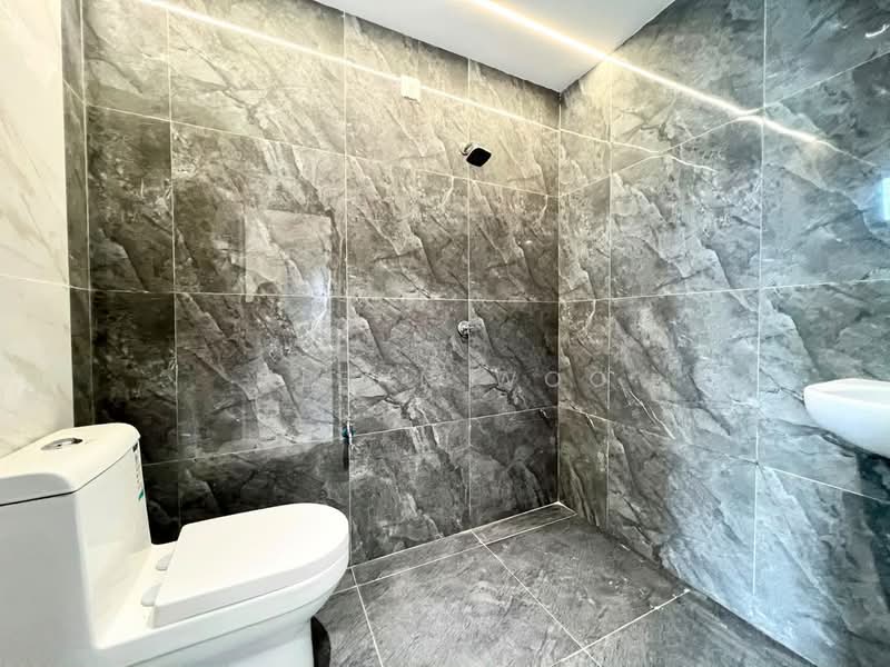 2-storey Terraced House for Sale in Taman Pelangi (Johor Bahru) - Glenn Woo - Bathroom - PropertyGuru.com.my