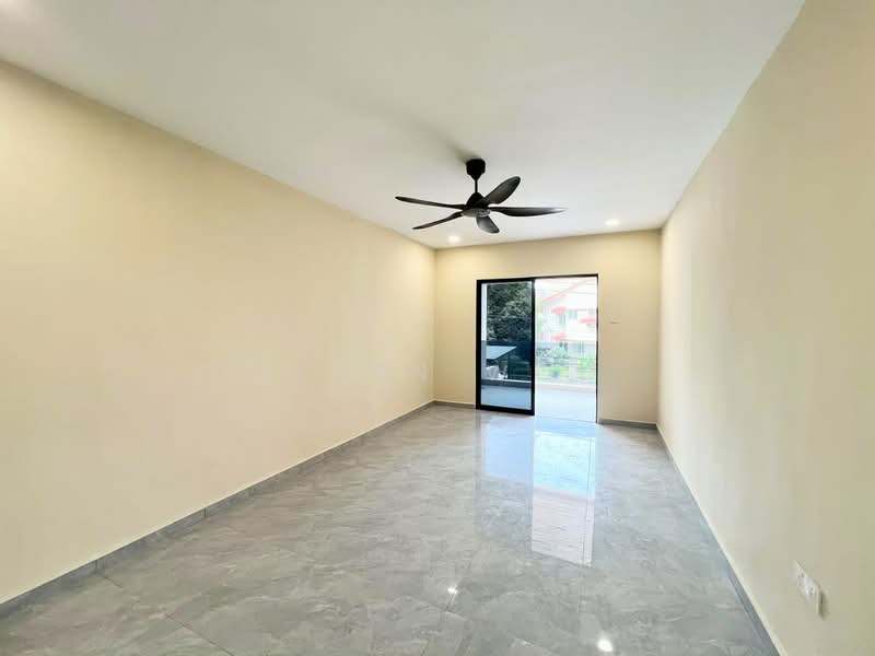 2-storey Terraced House for Sale in Taman Pelangi (Johor Bahru) - Glenn Woo - Living Room - PropertyGuru.com.my