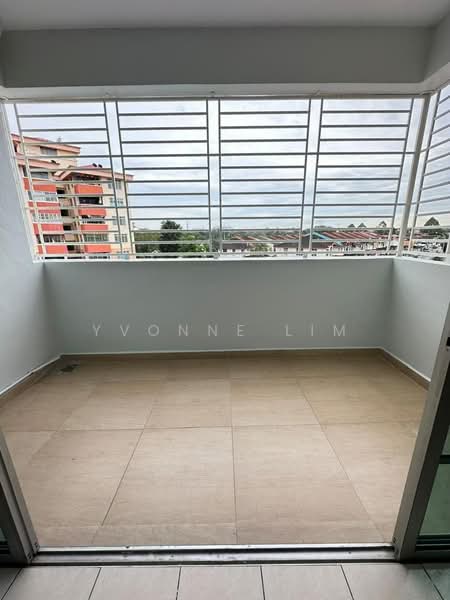 Pangsapuri untuk Dijual di Villa Bestari Apartment - Yvonne Lim - Balcony - PropertyGuru.com.my