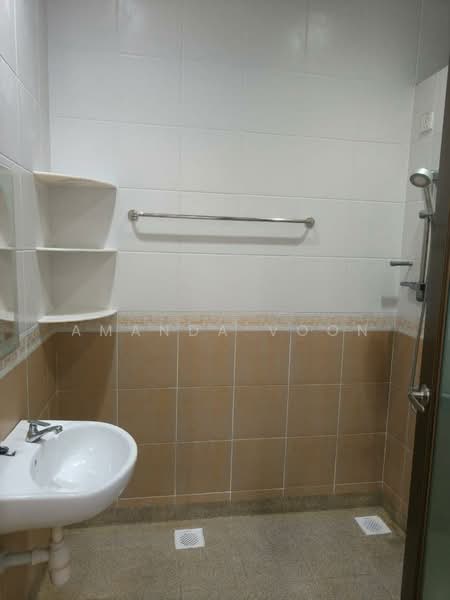 Semi-Detached House for Sale in Taman Sutera Utama (Skudai) - Amanda Voon - Bathroom - PropertyGuru.com.my