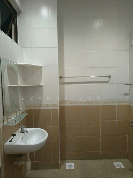 Semi-Detached House for Sale in Taman Sutera Utama (Skudai) - Amanda Voon - Bathroom - PropertyGuru.com.my