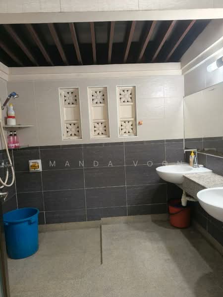Semi-Detached House for Sale in Taman Sutera Utama (Skudai) - Amanda Voon - Bathroom - PropertyGuru.com.my
