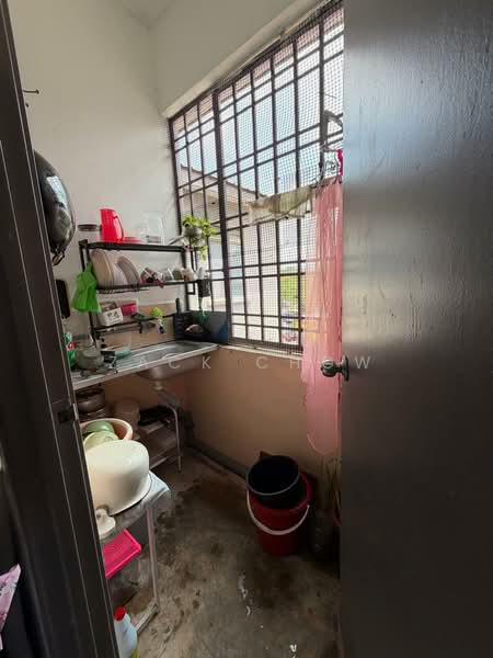 Rumah Flat untuk Dijual di Flat Taman Pelangi Indah - Zack Chow - Kitchen - PropertyGuru.com.my