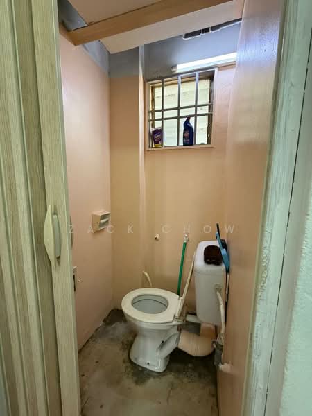 Rumah Flat untuk Dijual di Flat Taman Pelangi Indah - Zack Chow - Bathroom - PropertyGuru.com.my