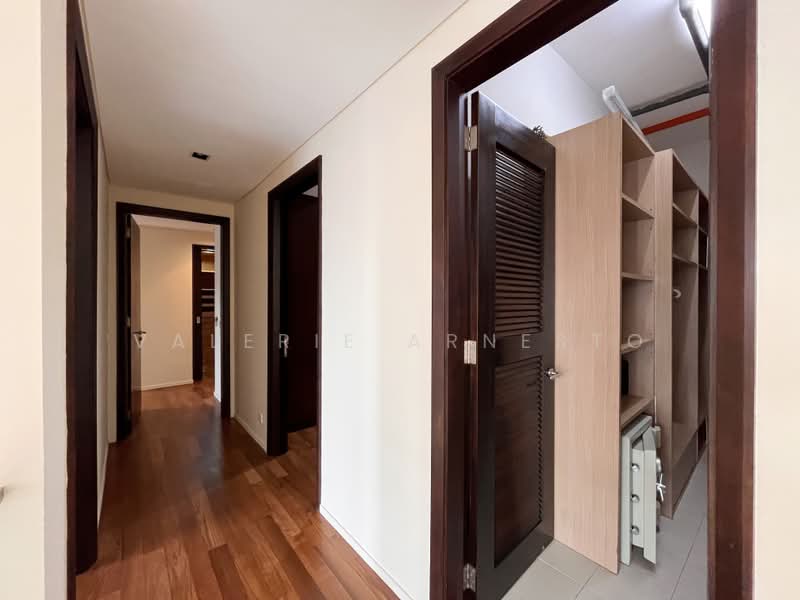Kondominium untuk Dijual di Dua Residency - Valerie Arnesto - 2nd Floor Corridor to Rooms - PropertyGuru.com.my