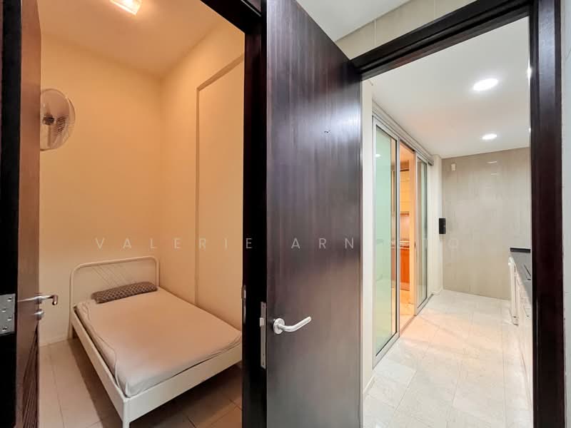 Kondominium untuk Dijual di Dua Residency - Valerie Arnesto - Maids Room in Utility Area - PropertyGuru.com.my