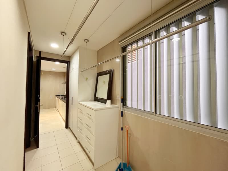 Kondominium untuk Dijual di Dua Residency - Valerie Arnesto - Utility Area Connecting to Wet Kitchen - PropertyGuru.com.my