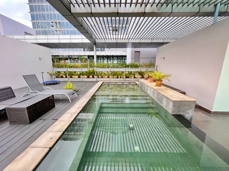Kondominium untuk Dijual di Dua Residency - Valerie Arnesto - Roof Top Pool - PropertyGuru.com.my