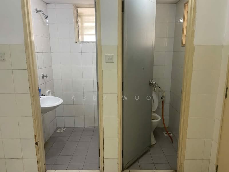 Apartment for Rent at Pangsapuri Sentosa - Abby Woo - Bathroom - PropertyGuru.com.my