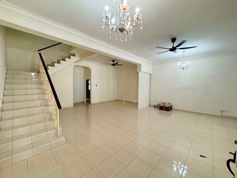 Rumah Teres 2-Tingkat untuk Disewa di Taman Pelangi Indah (Ulu Tiram) - Lui Lui - Living Room - PropertyGuru.com.my