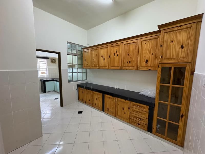 Rumah Teres 2-Tingkat untuk Disewa di Taman Pelangi Indah (Ulu Tiram) - Lui Lui - Kitchen - PropertyGuru.com.my