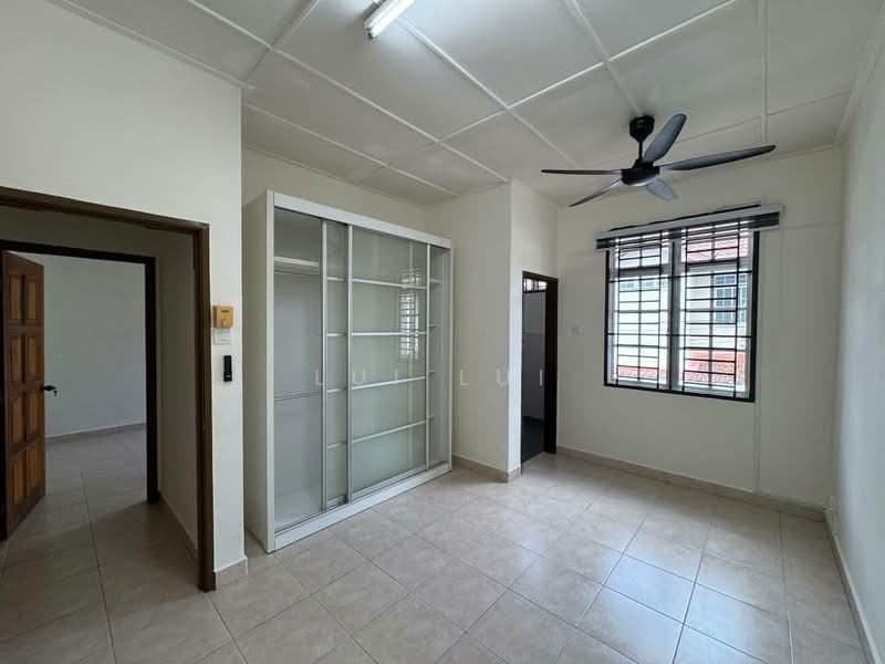 Rumah Teres 2-Tingkat untuk Disewa di Taman Pelangi Indah (Ulu Tiram) - Lui Lui - Bedroom - PropertyGuru.com.my