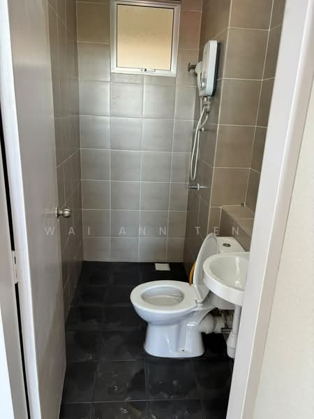 Pangsapuri untuk Disewa di Seri Topaz - Wai Ann Teng - Bathroom - PropertyGuru.com.my