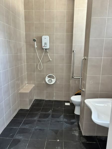 Pangsapuri untuk Disewa di Seri Topaz - Wai Ann Teng - Bathroom - PropertyGuru.com.my