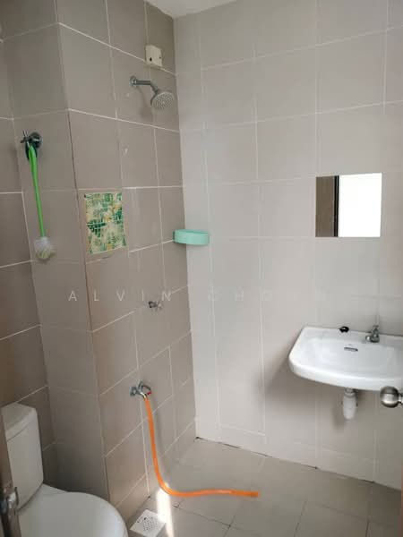 Kediaman Servis untuk Disewa di Suria Putra - Alvin Chong - Bathroom - PropertyGuru.com.my
