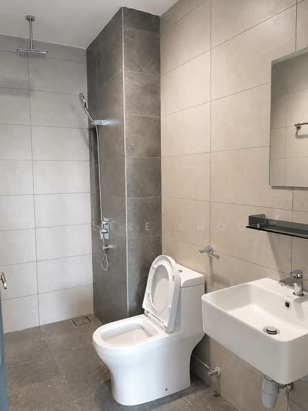 Kediaman Servis untuk Disewa di JRK Convena - Celine Shoo - Bathroom - PropertyGuru.com.my