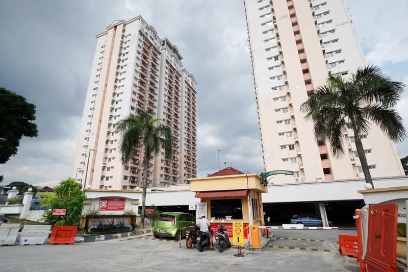 Kondominium untuk Dijual di Langat Jaya Condominium - Sherman Tan - Exterior - PropertyGuru.com.my