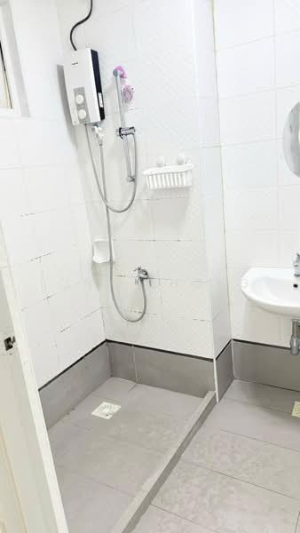 Service Residence for Rent at Seasons Amara Larkin - Tony Chong - Bathroom - PropertyGuru.com.my