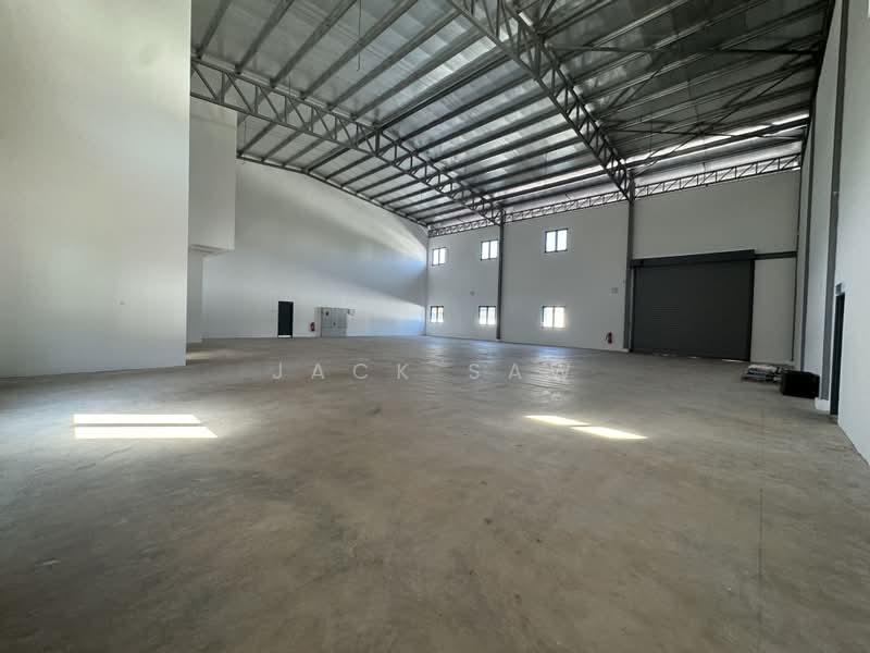 Semi-D Factory for Rent in Taman Perindustrian Bukit Minyak (Bukit Minyak) - Jack Saw - Interior - PropertyGuru.com.my
