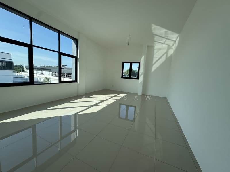 Semi-D Factory for Rent in Taman Perindustrian Bukit Minyak (Bukit Minyak) - Jack Saw - Interior - PropertyGuru.com.my
