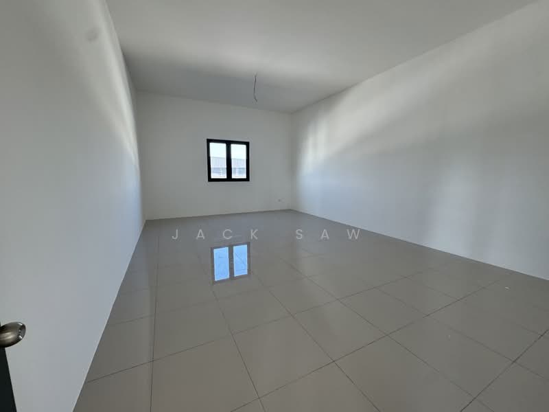 Semi-D Factory for Rent in Taman Perindustrian Bukit Minyak (Bukit Minyak) - Jack Saw - Interior - PropertyGuru.com.my