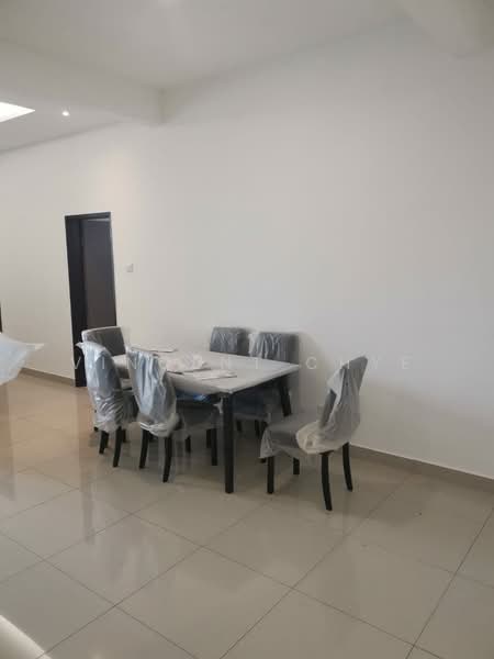 Kediaman Servis untuk Disewa di SkyVille 8 @ Benteng 8 - Vincent Chye - Dining Room - PropertyGuru.com.my