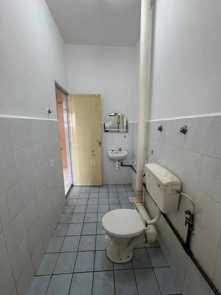 2-storey Terraced House for Sale in Bandar Tasek Mutiara (Simpang Ampat) - Zhen Hong - Bathroom - PropertyGuru.com.my