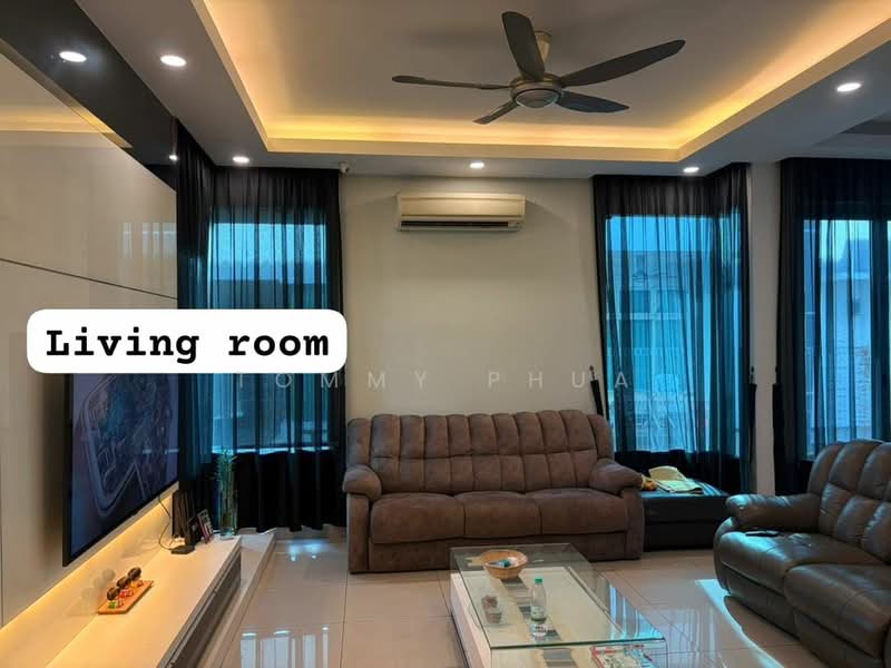 Rumah Kluster untuk Disewa di Taman Molek (Johor Bahru) - Tommy Phua - Living Room - PropertyGuru.com.my