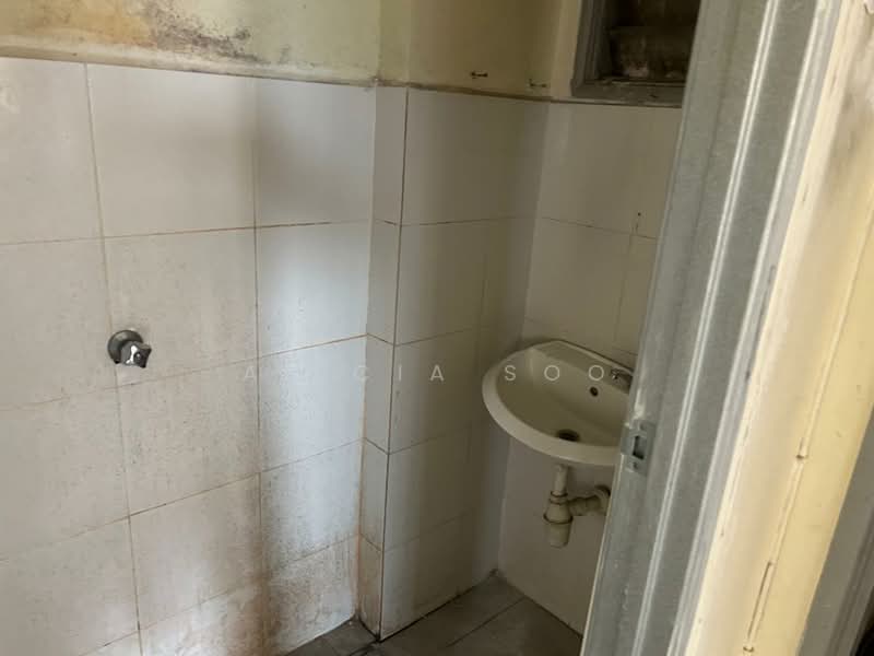Apartment for Sale at Desa Dua - Alicia Soo - Bathroom - PropertyGuru.com.my