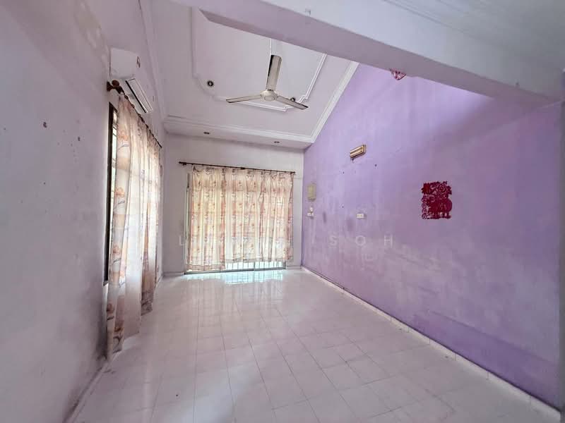 Rumah Teres 1.5-Tingkat untuk Dijual di Taman Megah Ria (Masai) - Eldwin Soh - Living Room - PropertyGuru.com.my