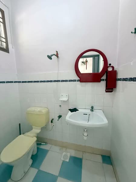 Rumah Teres 1.5-Tingkat untuk Dijual di Taman Megah Ria (Masai) - Eldwin Soh - Bathroom - PropertyGuru.com.my