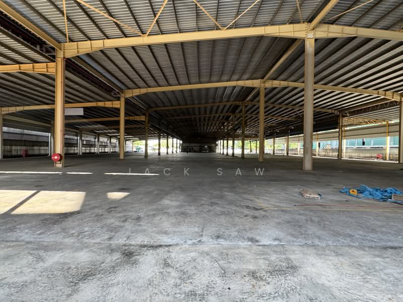 Detached Factory for Rent in Taman Perindustrian Bukit Minyak (Bukit Minyak) - Jack Saw - Interior - PropertyGuru.com.my